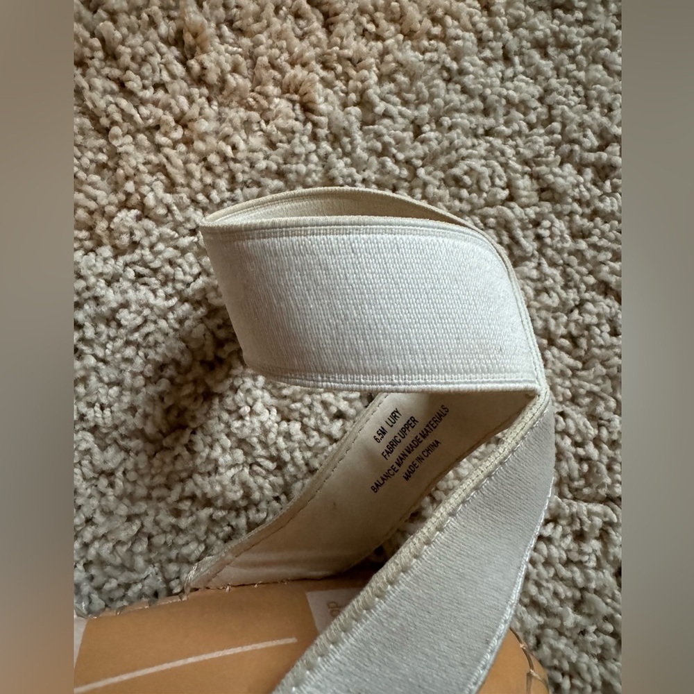 dolce vita platform sandals - Picture 3 of 3